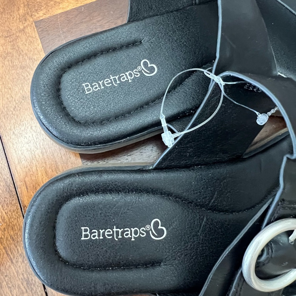 Baretraps Black Buckle Strap Romeo Sandals Size 8 NWOT - Picture 3 of 7